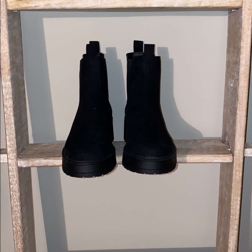 Black chunk booties